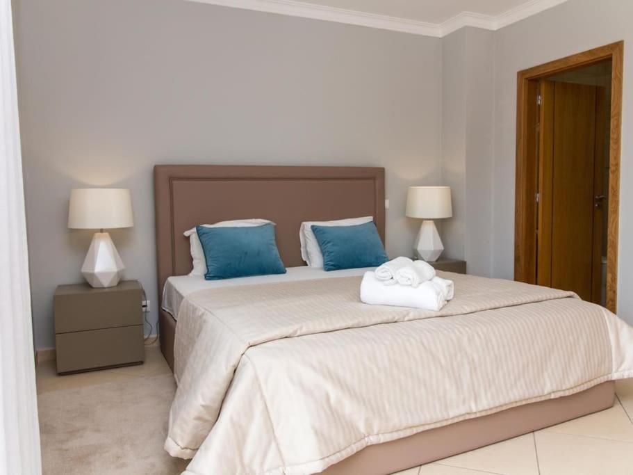 Magnolia O House - Pool View & Privat Garden & Garage Villa Albufeira Kültér fotó